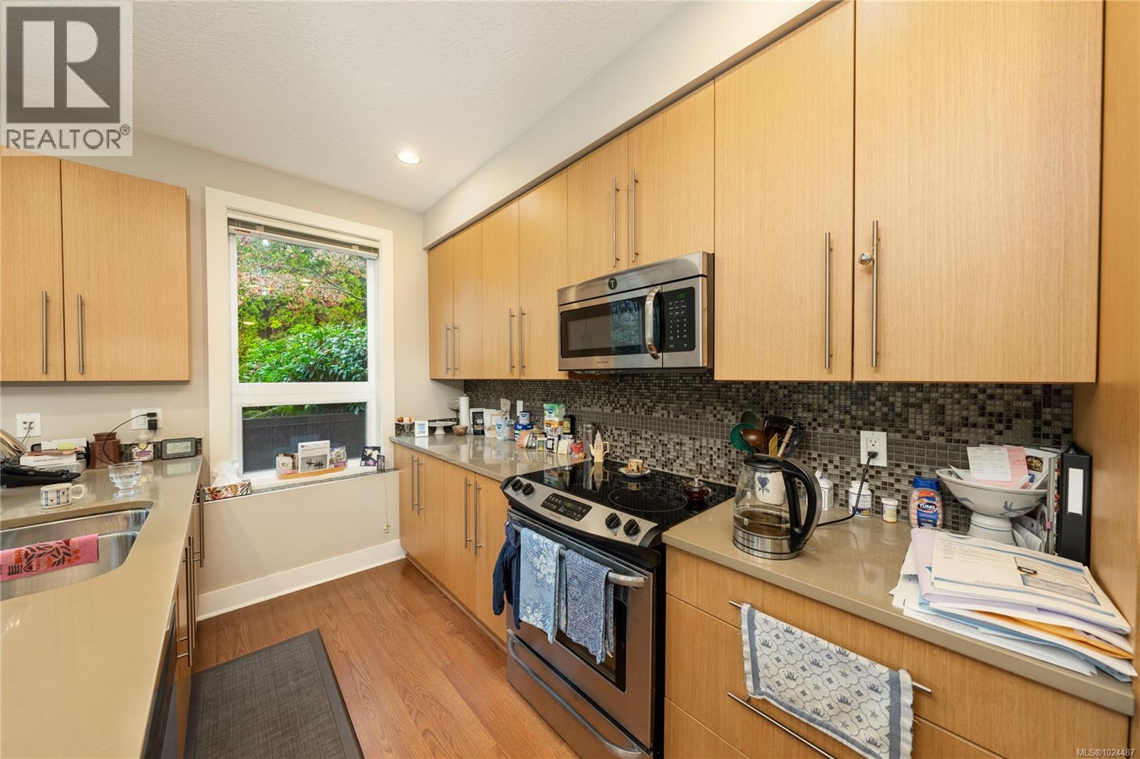 103 4529 West Saanich Rd, Saanich, British Columbia  V8Z 3G3 - Photo 19 - 1024487