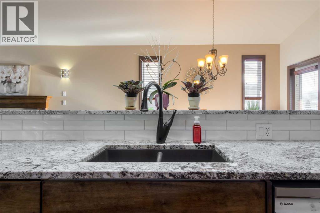 380 Grizzly Crescent N, Lethbridge, Alberta  T1H 4E6 - Photo 12 - A2281077