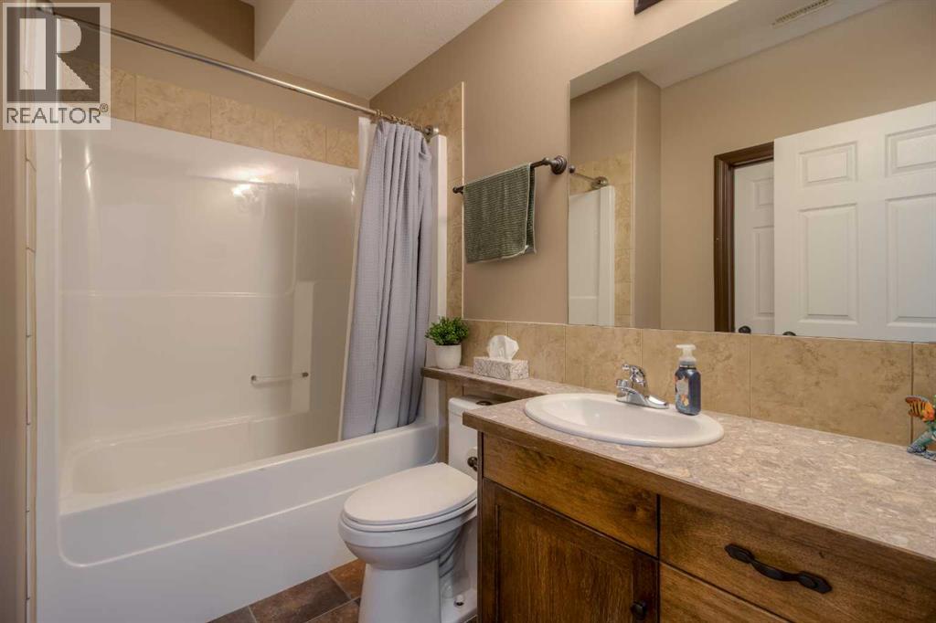 380 Grizzly Crescent N, Lethbridge, Alberta  T1H 4E6 - Photo 41 - A2281077