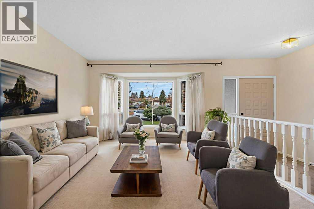 31 Edforth Way Nw, Calgary, Alberta  T3A 3V5 - Photo 4 - A2270442