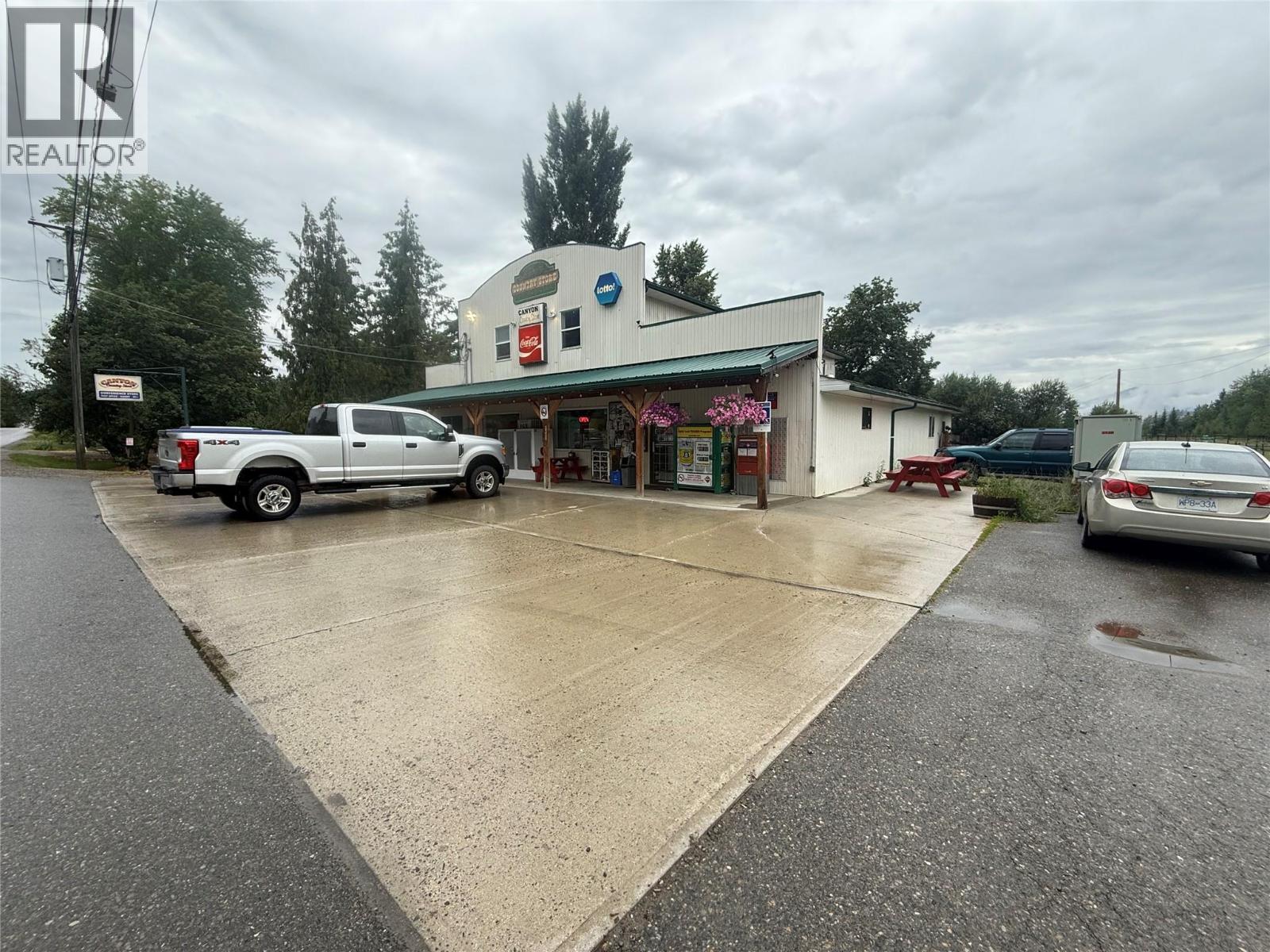 4493 Canyon-Lister Road, Canyon, British Columbia  V0B 1C0 - Photo 1 - 10374199