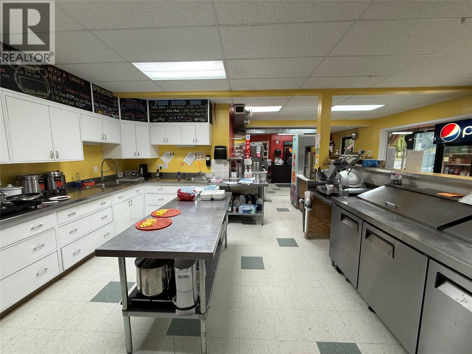 4493 Canyon-Lister Road, Canyon, British Columbia  V0B 1C0 - Photo 14 - 10374199