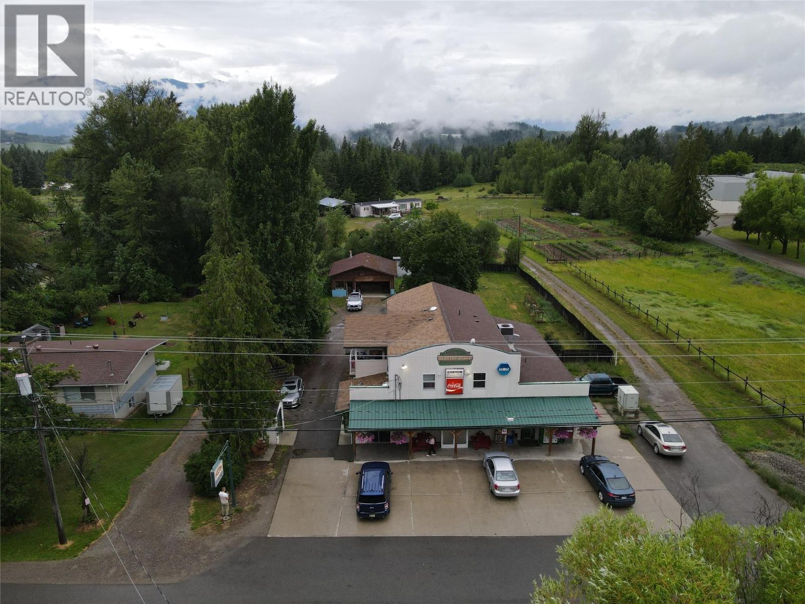 4493 Canyon-Lister Road, Canyon, British Columbia  V0B 1C0 - Photo 4 - 10374199