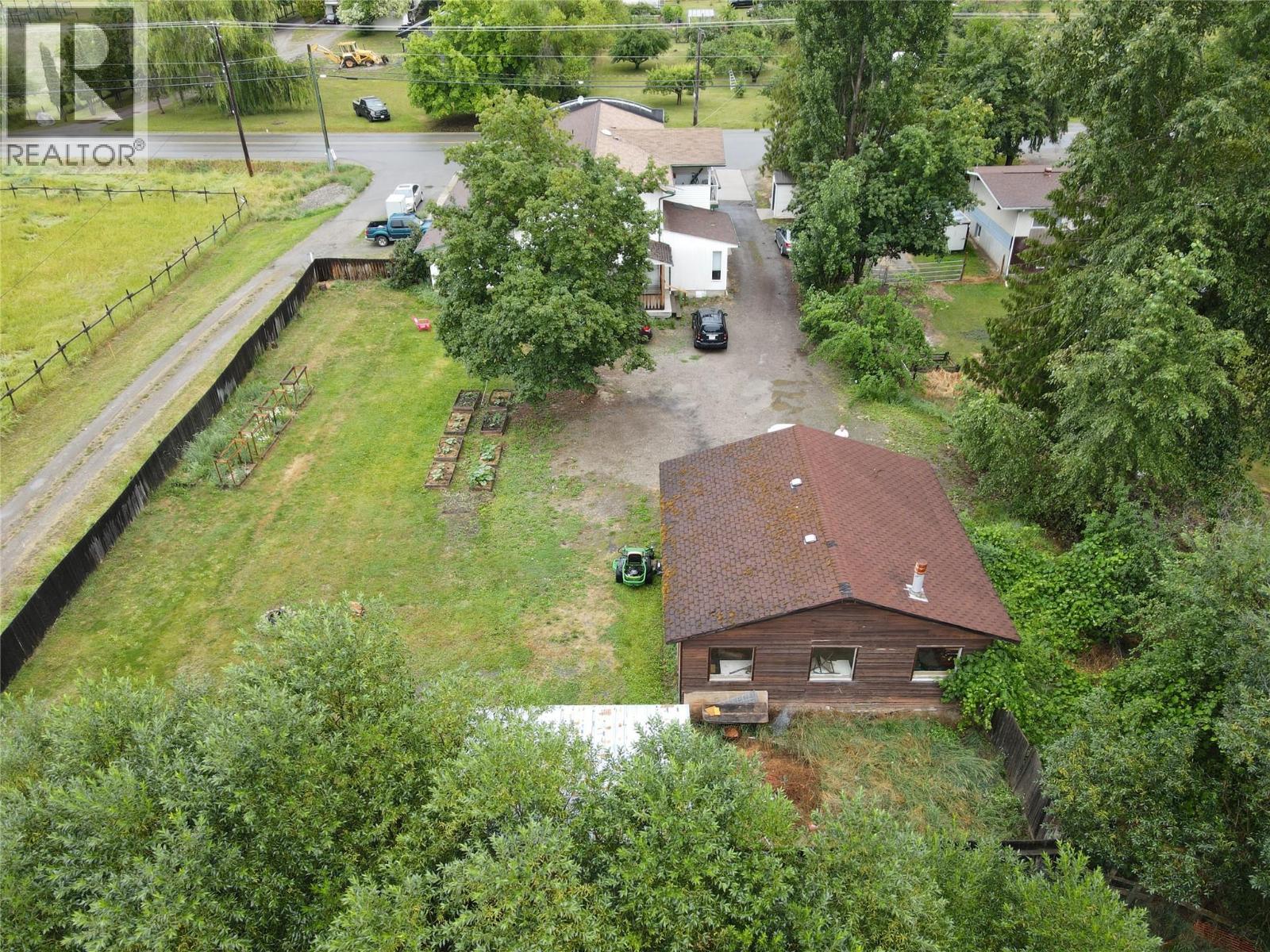 4493 Canyon-Lister Road, Canyon, British Columbia  V0B 1C0 - Photo 5 - 10374199