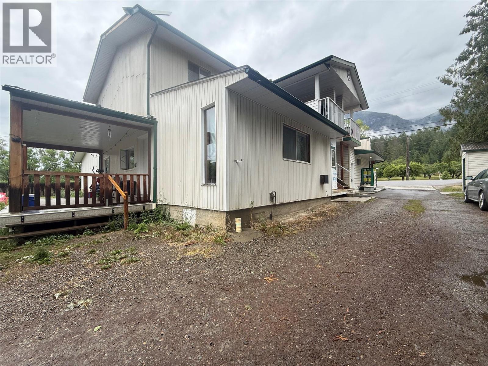 4493 Canyon-Lister Road, Canyon, British Columbia  V0B 1C0 - Photo 18 - 10374199