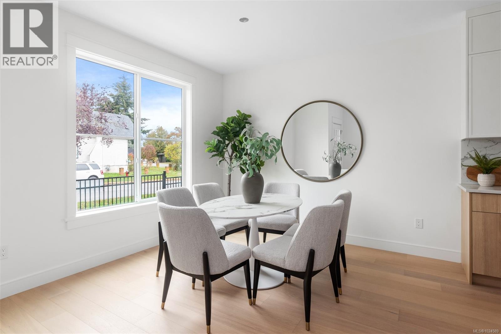 6 820 Dunsmuir Rd, Esquimalt, British Columbia V9A 5B7 - Photo 3 - 1024589