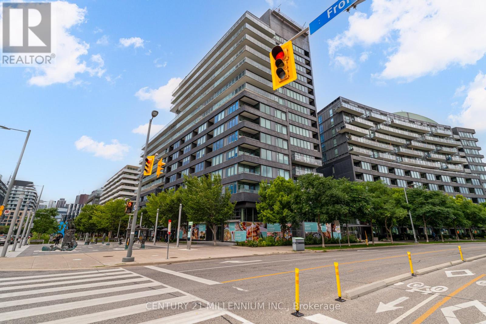 N417 - 120 Bayview Avenue, Toronto, Ontario  M5A 0G4 - Photo 1 - C12737182