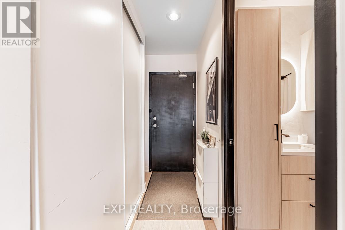 609 - 66 Portland Street, Toronto, Ontario  M5V 2M6 - Photo 4 - C12737198