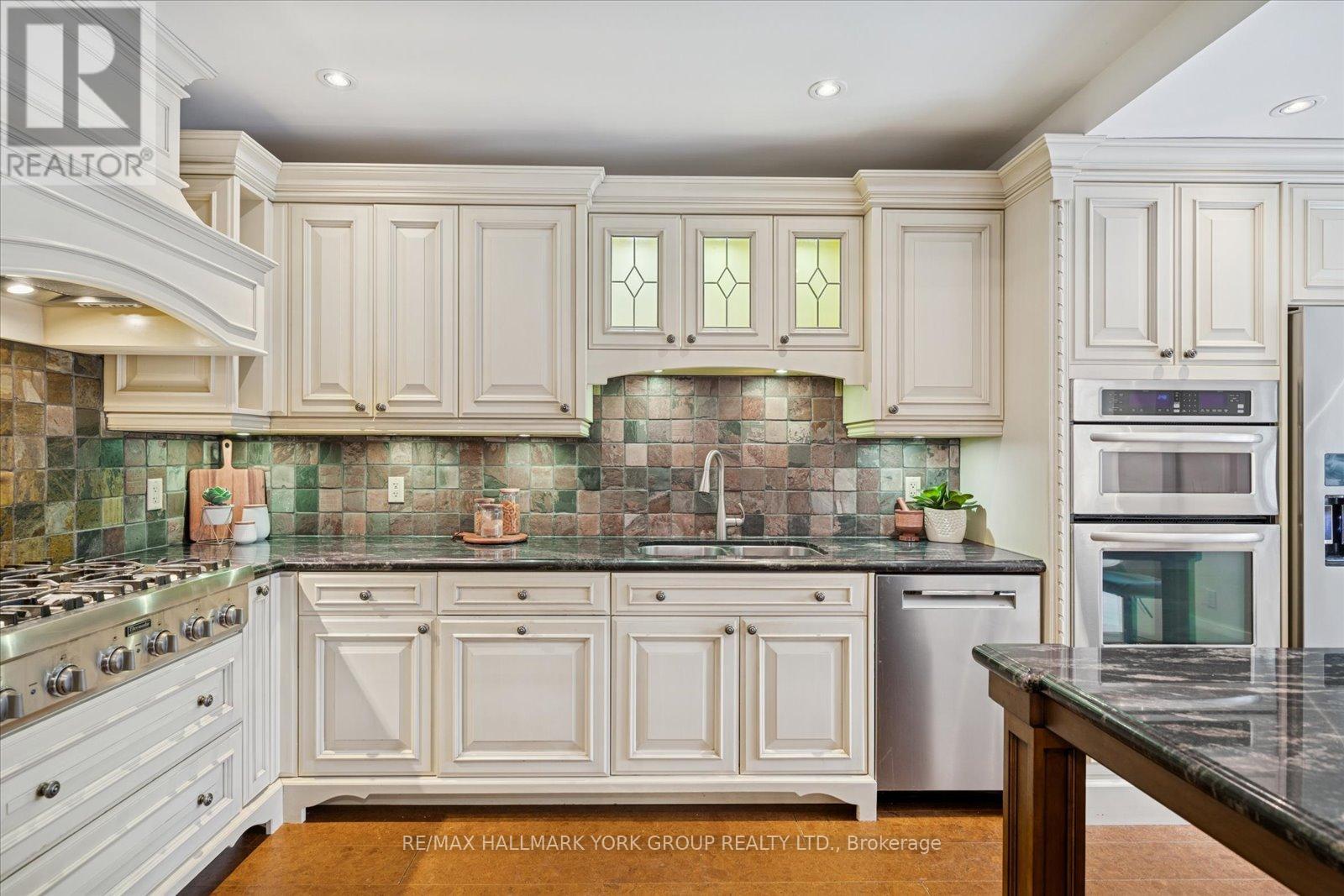 77 Joicey Boulevard, Toronto, Ontario  M5M 2T4 - Photo 14 - C12737226