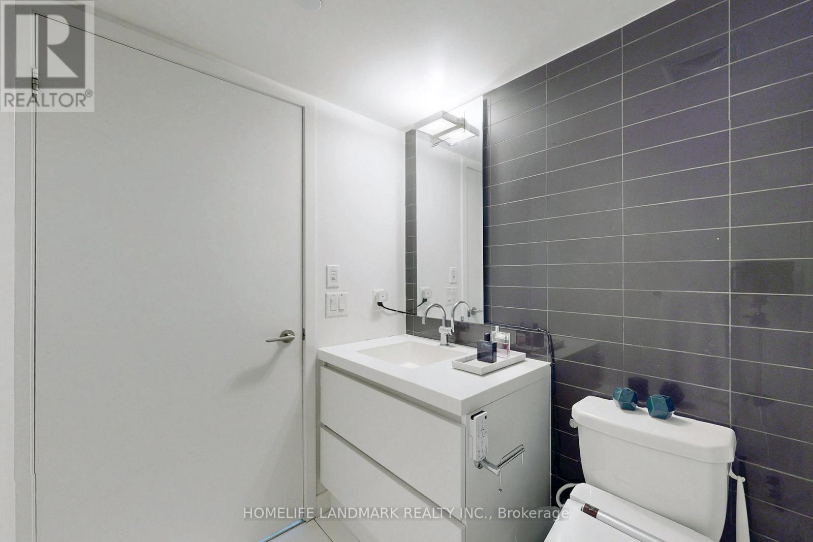 3206 - 85 Queens Wharf Road, Toronto, Ontario  M5V 0J9 - Photo 13 - C12737312