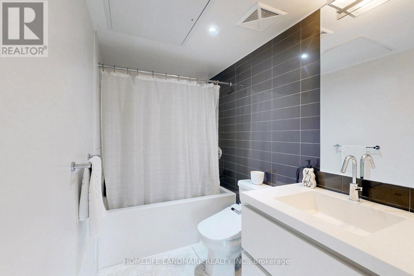 3206 - 85 Queens Wharf Road, Toronto, Ontario  M5V 0J9 - Photo 20 - C12737312