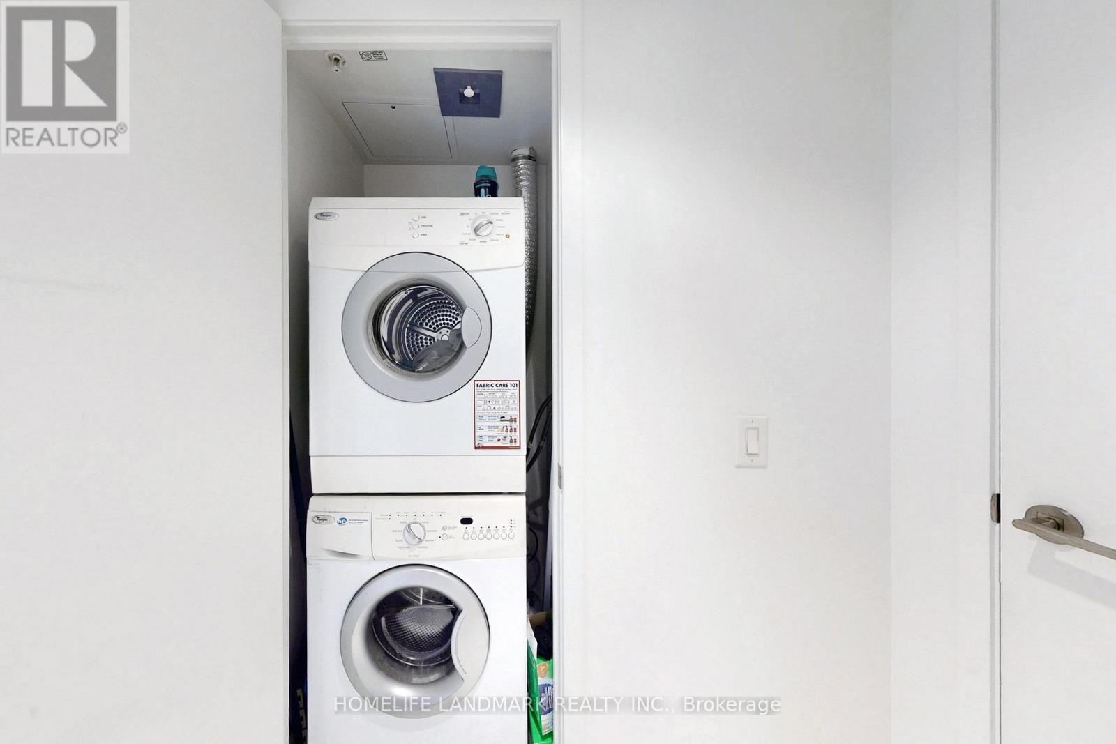 3206 - 85 Queens Wharf Road, Toronto, Ontario  M5V 0J9 - Photo 22 - C12737312