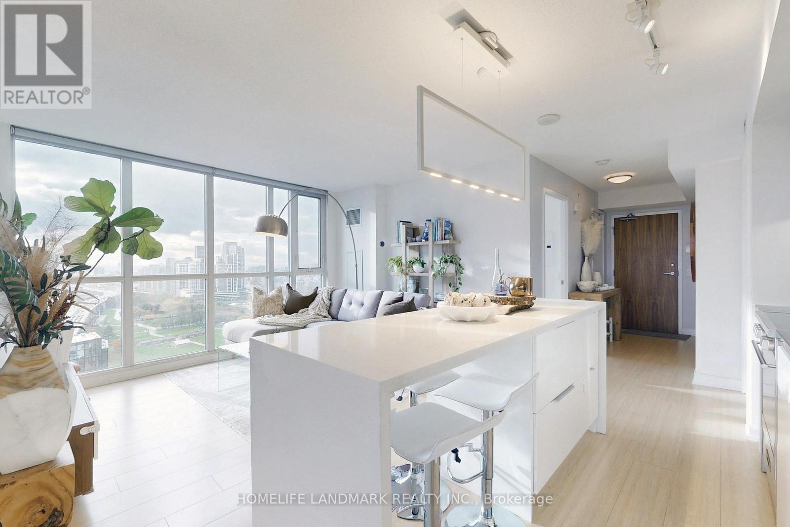 3206 - 85 Queens Wharf Road, Toronto, Ontario  M5V 0J9 - Photo 3 - C12737312