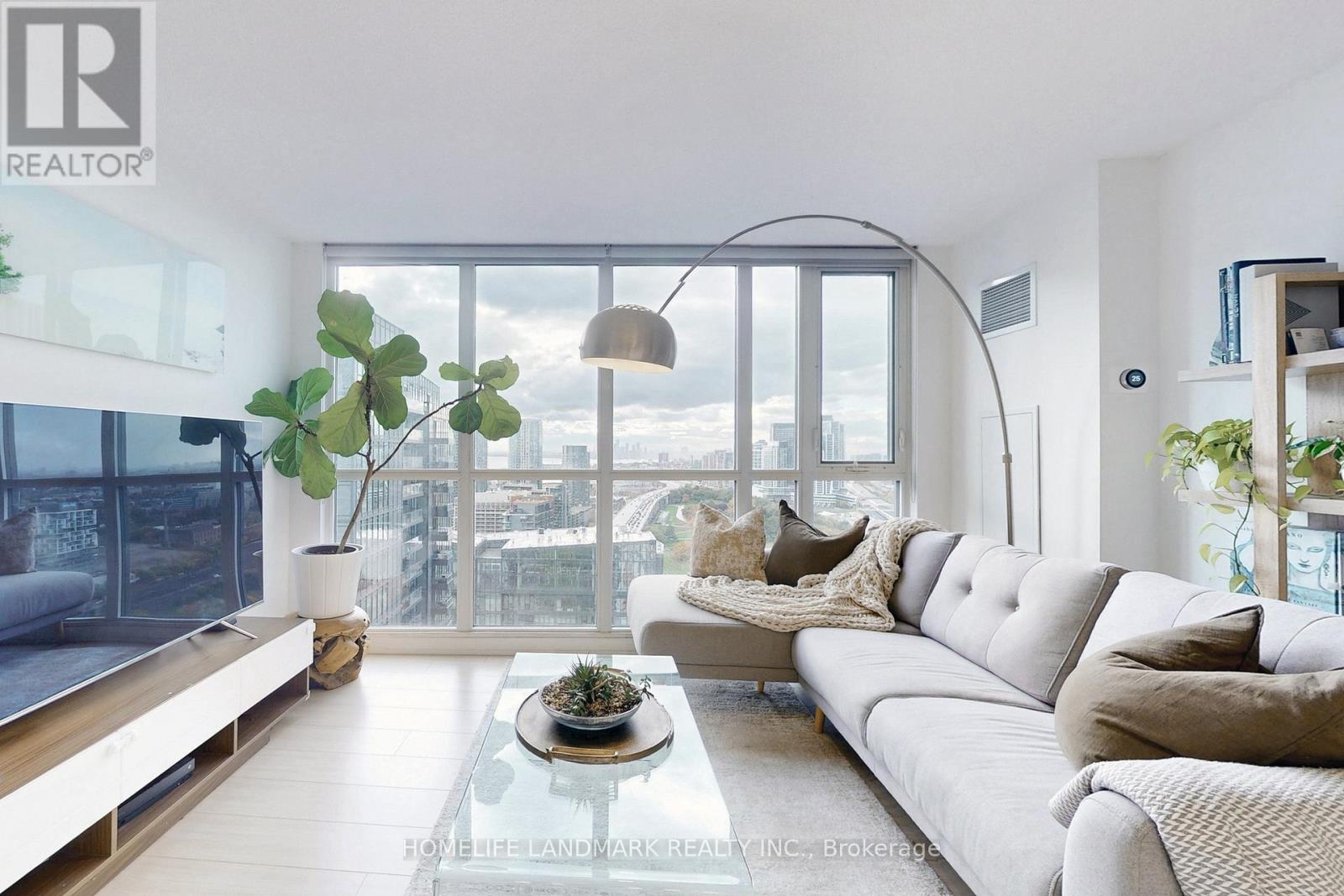 3206 - 85 Queens Wharf Road, Toronto, Ontario  M5V 0J9 - Photo 5 - C12737312