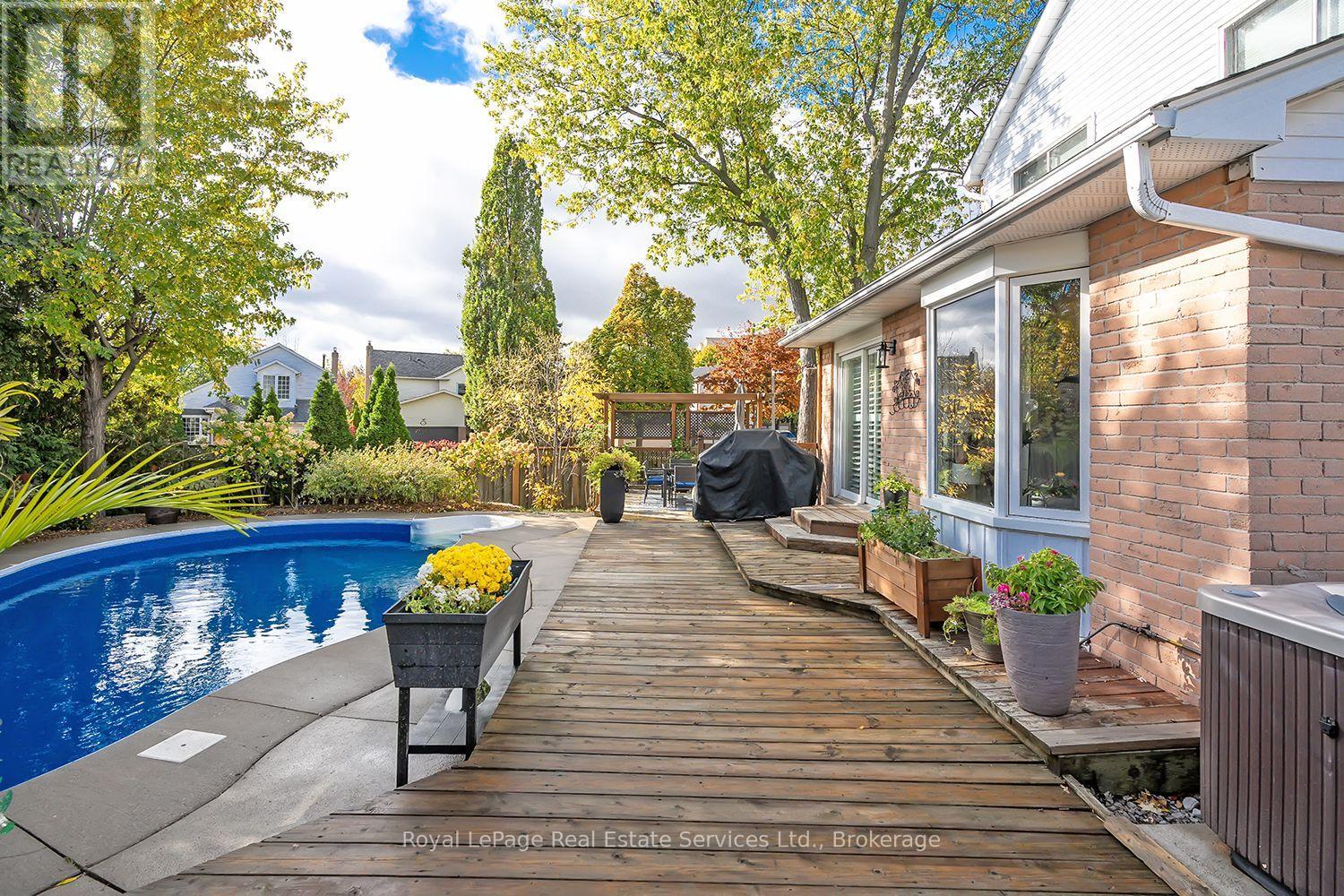 1544 Greenbriar Drive, Oakville, Ontario  L6M 1Y5 - Photo 43 - W12533520