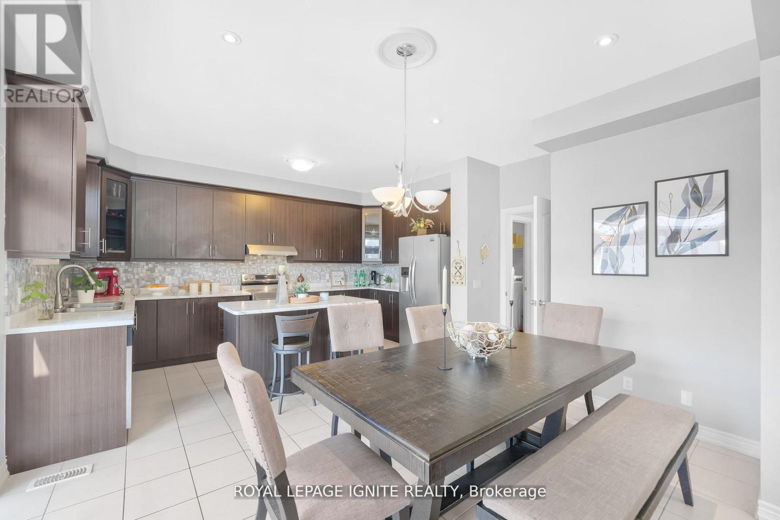 210 Blackwell Crescent, Oshawa, Ontario  L1L 0C9 - Photo 15 - E12737224