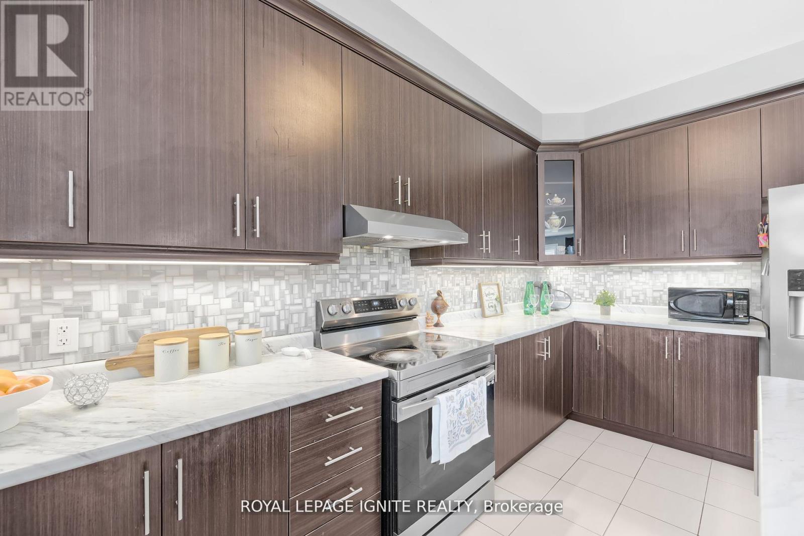 210 Blackwell Crescent, Oshawa, Ontario  L1L 0C9 - Photo 16 - E12737224