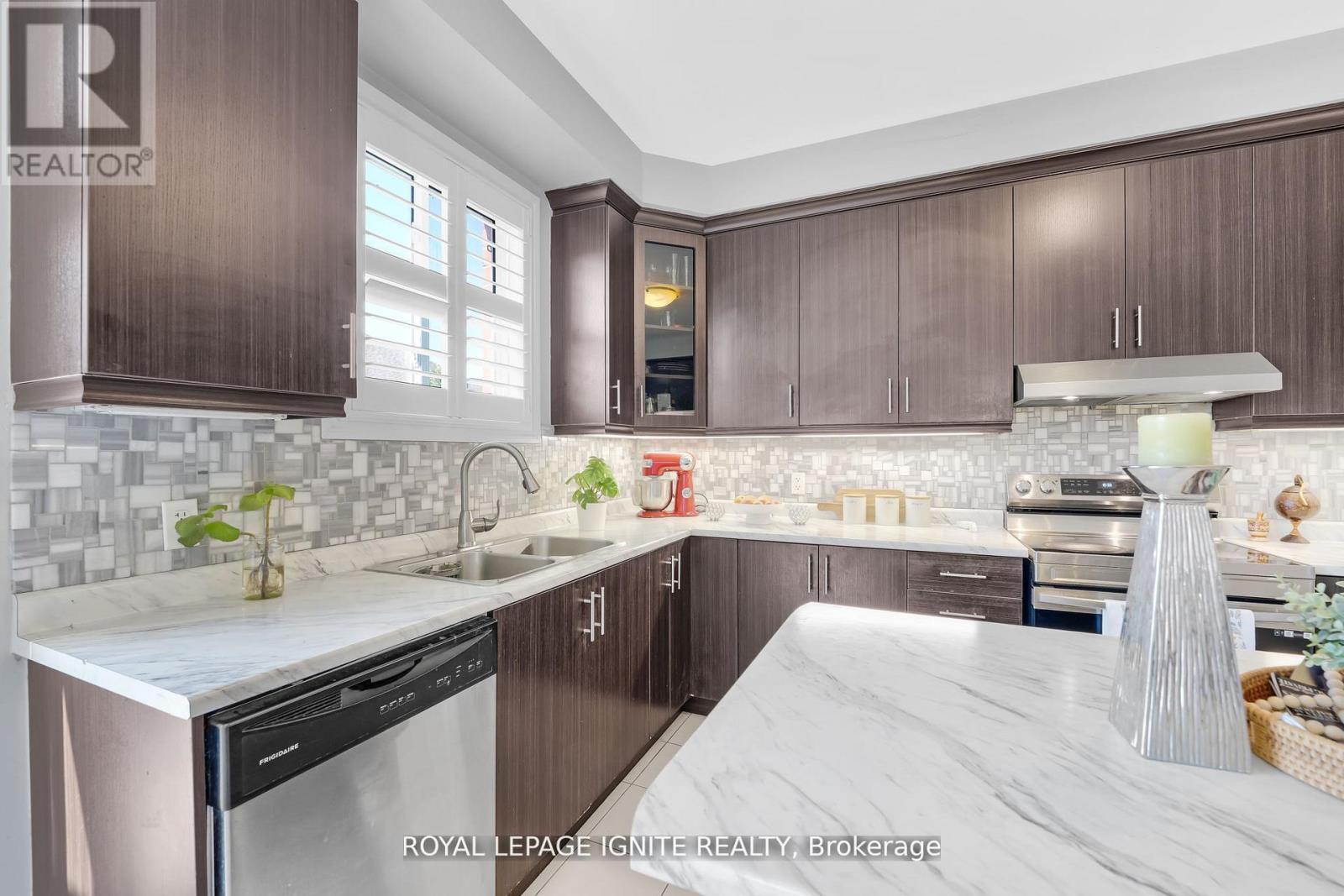 210 Blackwell Crescent, Oshawa, Ontario  L1L 0C9 - Photo 17 - E12737224