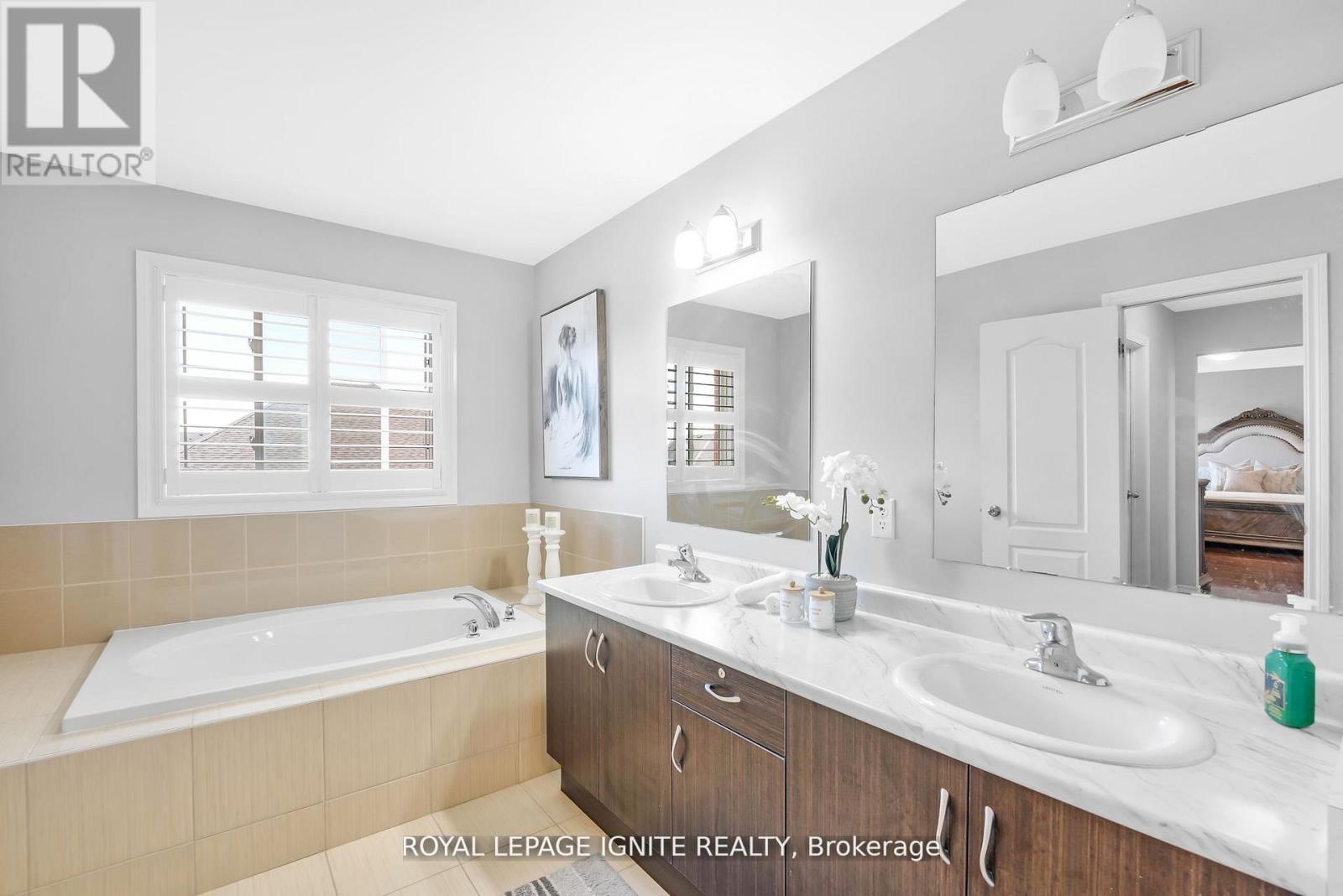 210 Blackwell Crescent, Oshawa, Ontario  L1L 0C9 - Photo 32 - E12737224