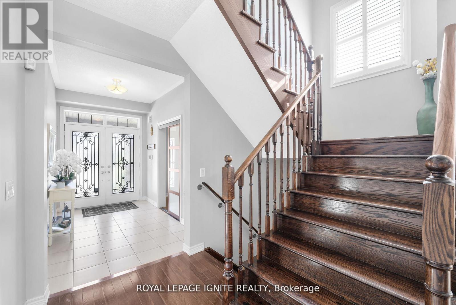 210 Blackwell Crescent, Oshawa, Ontario  L1L 0C9 - Photo 4 - E12737224