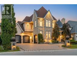 22 LONGTHORPE COURT, Aurora, Ontario