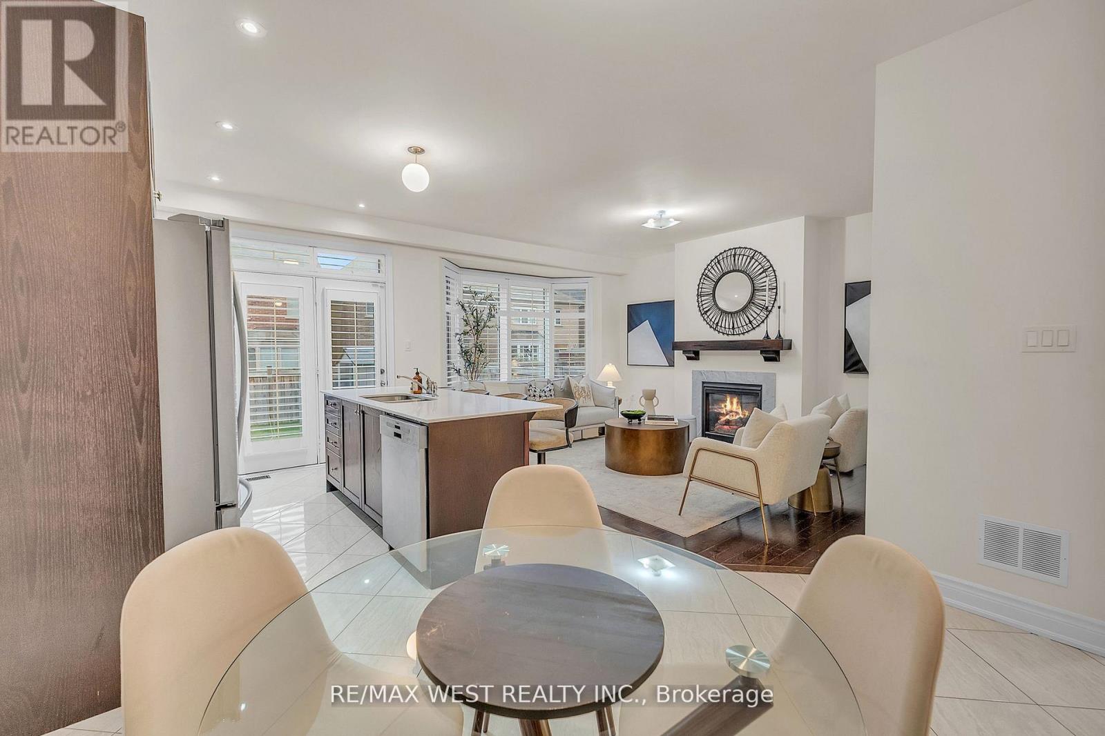 79 Algoma Drive, Vaughan, Ontario  L4H 4H6 - Photo 7 - N12737208