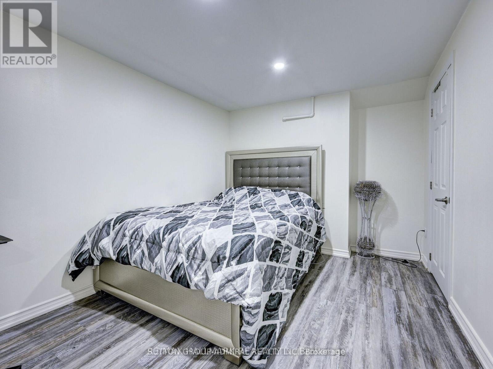 Bsmnt - 205 London Road, Newmarket, Ontario  L3Y 6H8 - Photo 4 - N12737292