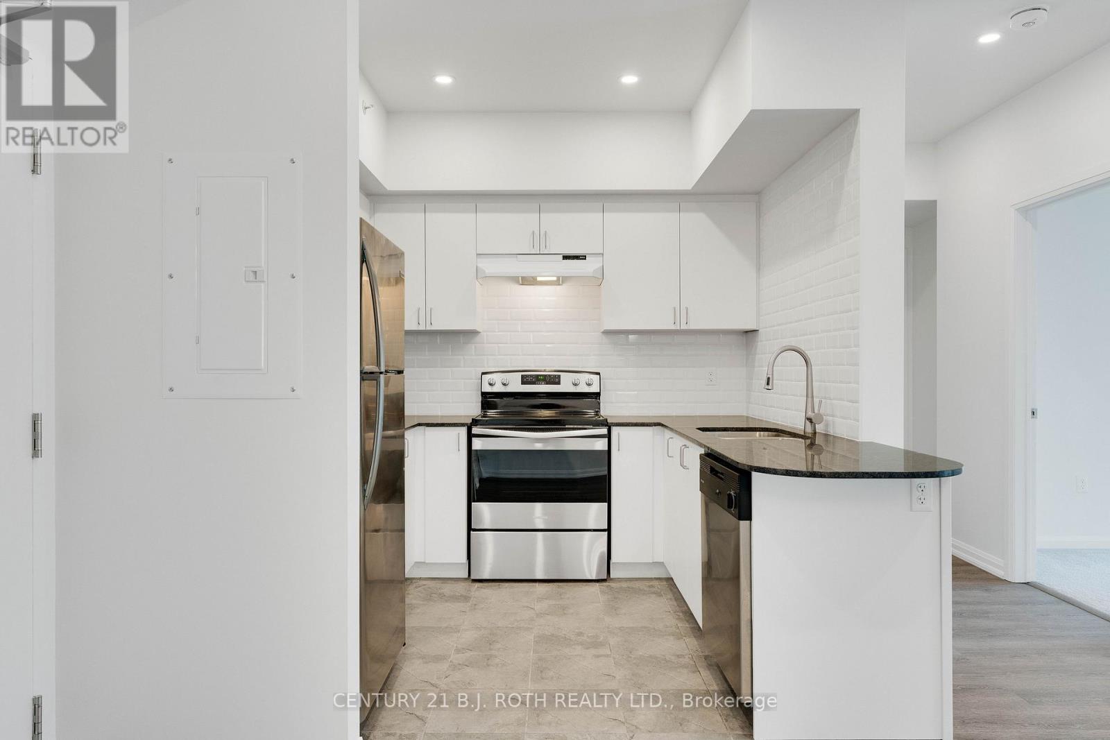 403 - 302 Essa Road, Barrie (0 West), Ontario  L9J 0H3 - Photo 10 - S12737178