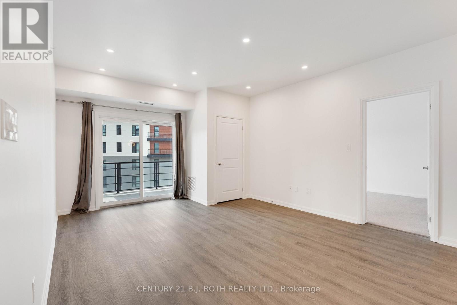 403 - 302 Essa Road, Barrie (0 West), Ontario  L9J 0H3 - Photo 16 - S12737178