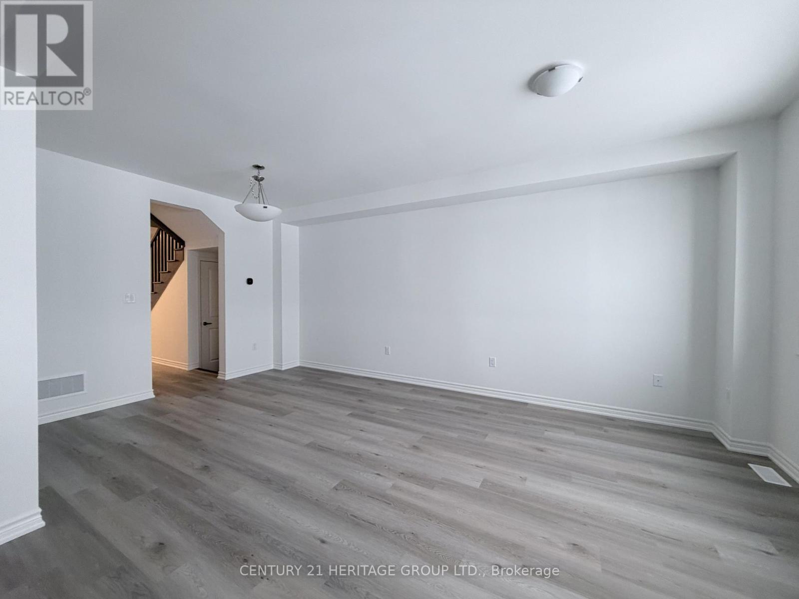 94 Vinewood Crescent, Barrie, Ontario  L9J 0B7 - Photo 3 - S12737244