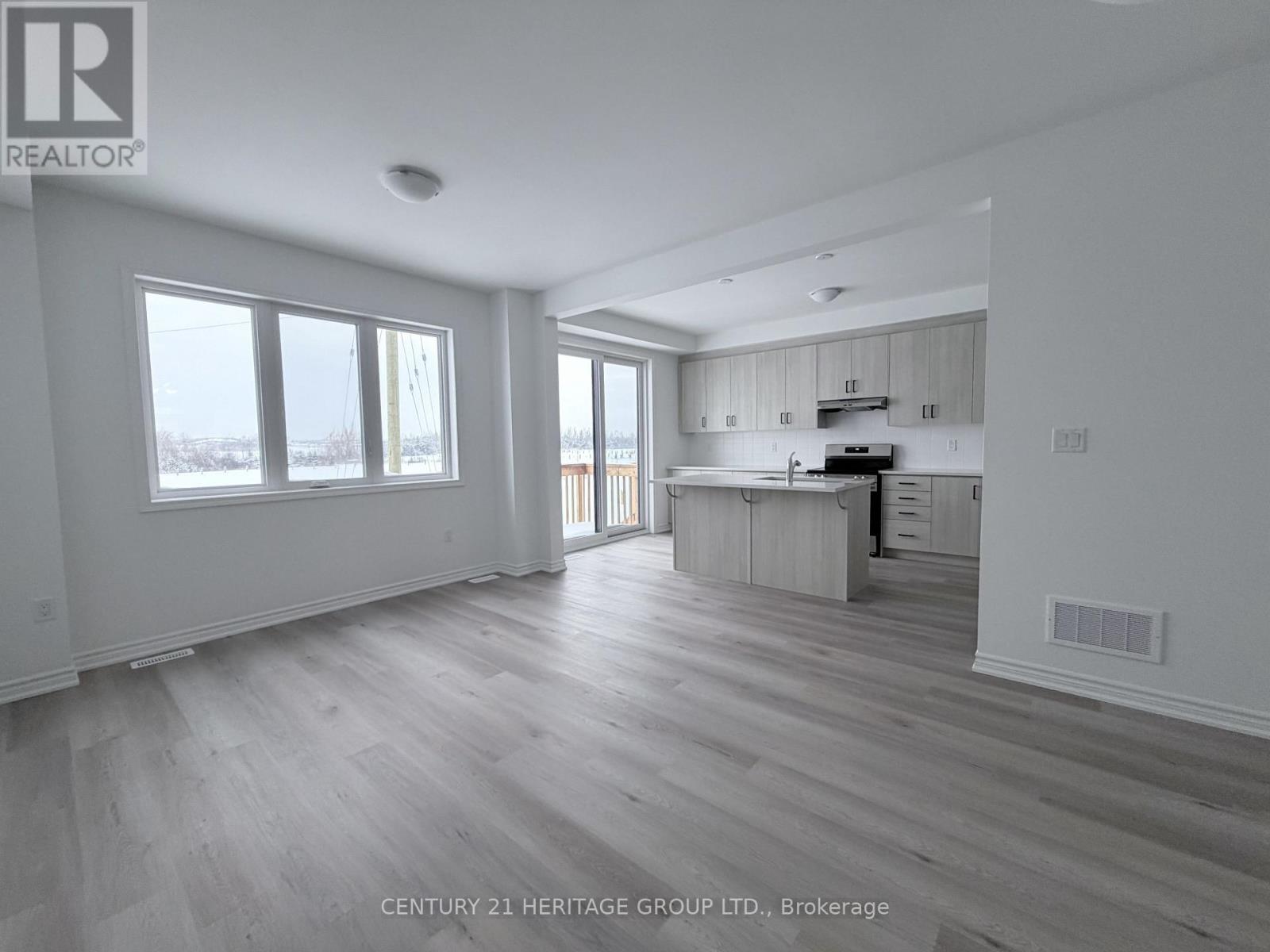 94 Vinewood Crescent, Barrie, Ontario  L9J 0B7 - Photo 4 - S12737244