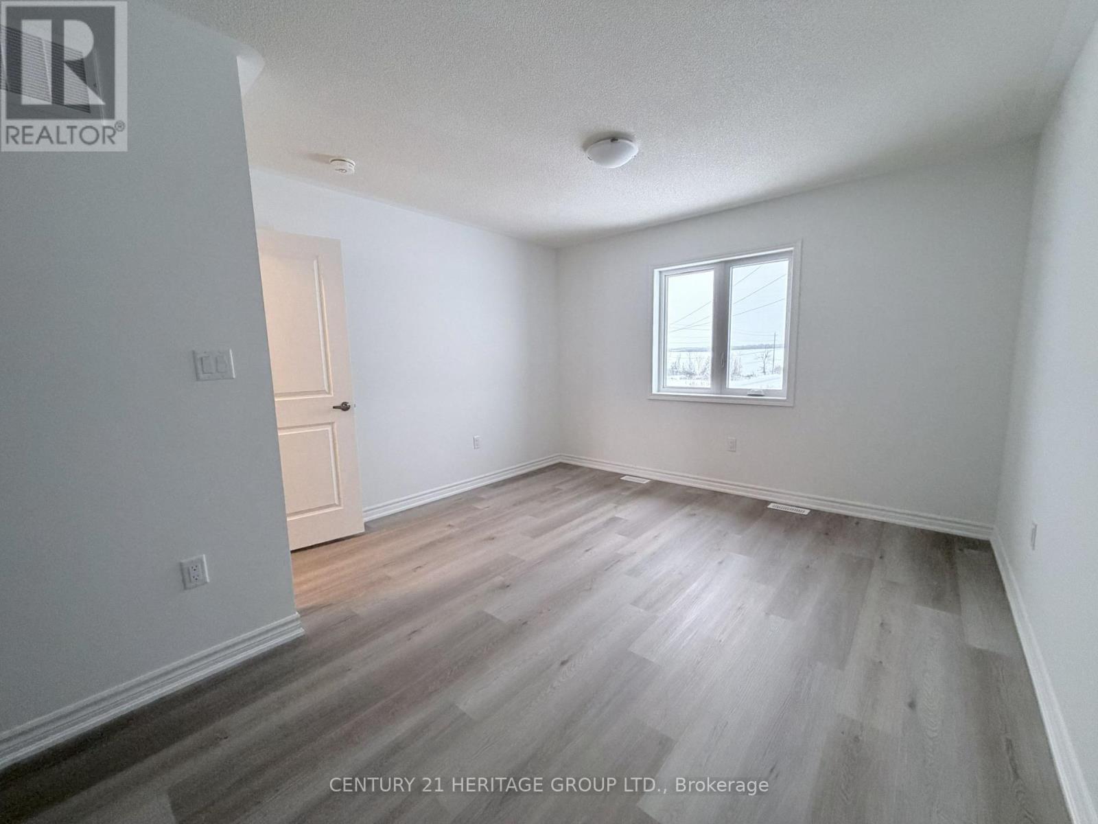 94 Vinewood Crescent, Barrie, Ontario  L9J 0B7 - Photo 6 - S12737244