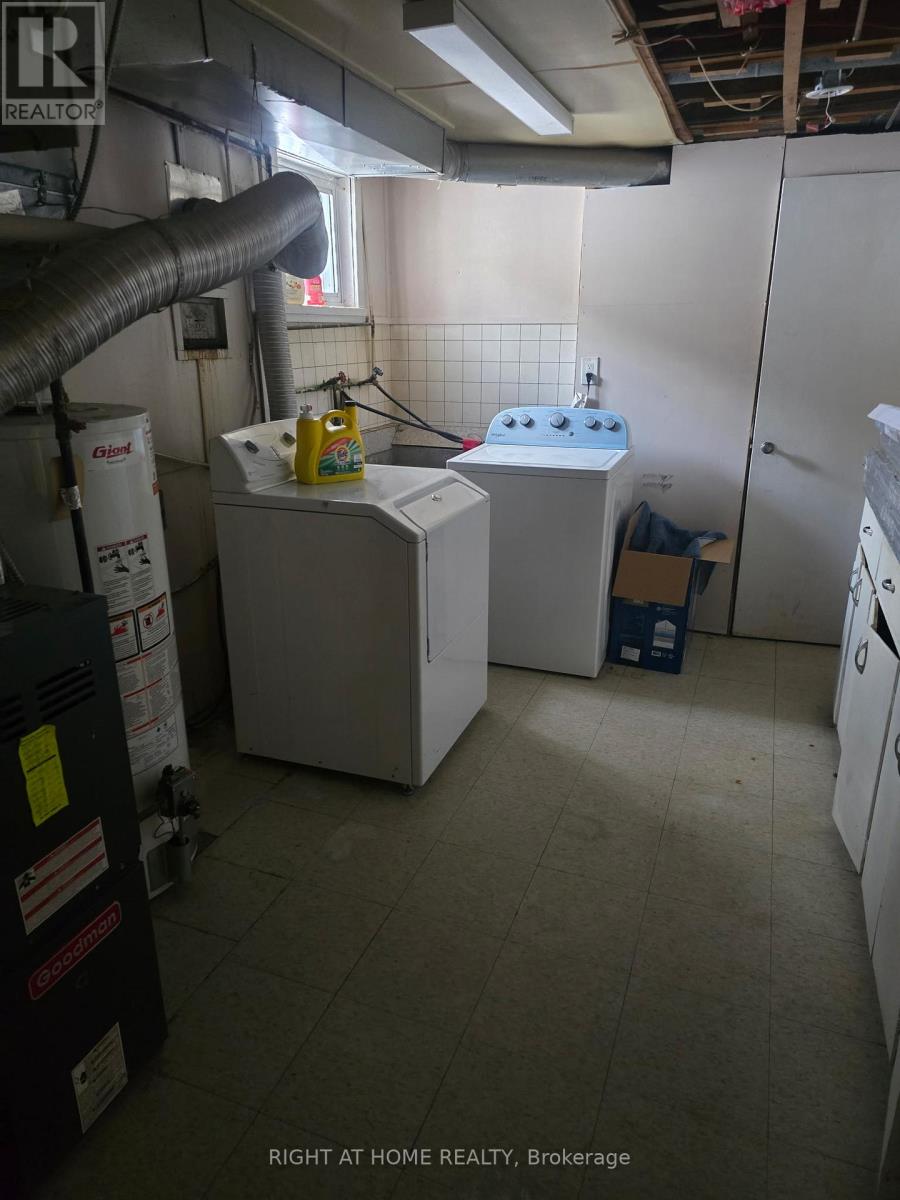 70 Bunnell Crescent, Toronto, Ontario  M3M 2C1 - Photo 6 - W12605288