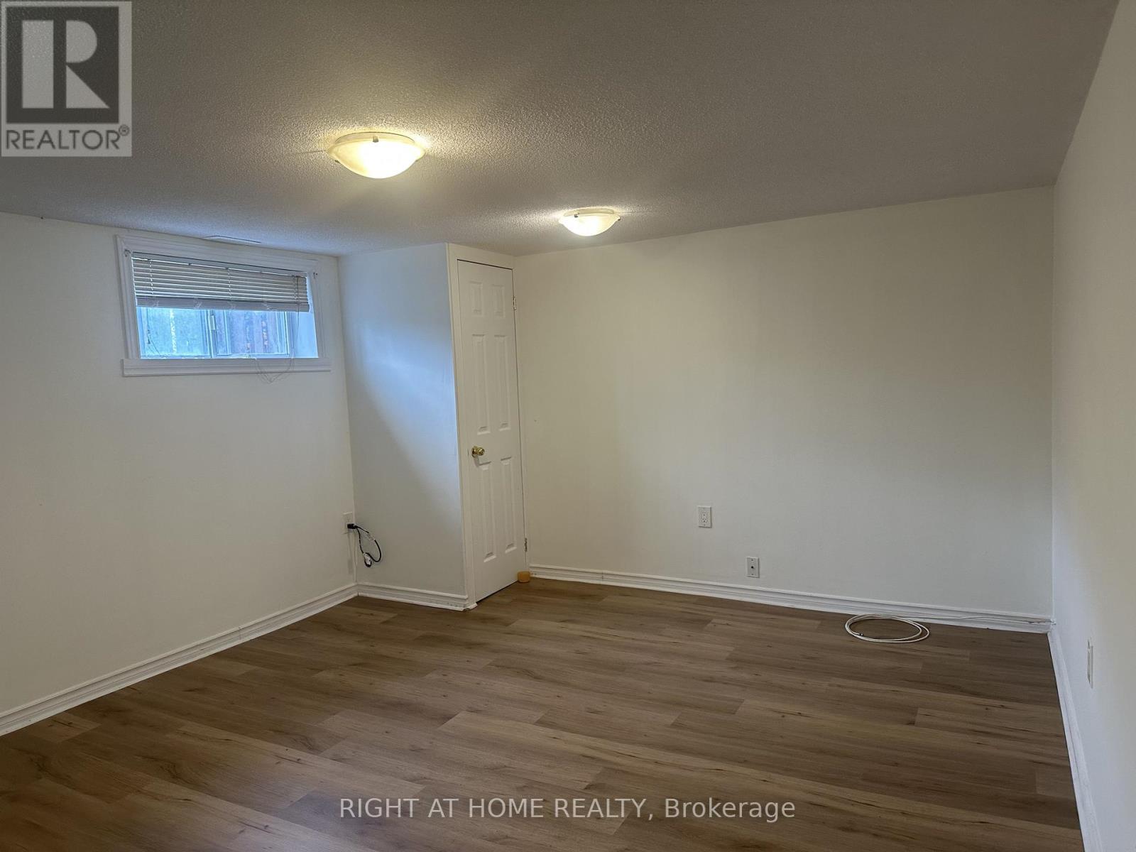 70 Bunnell Crescent, Toronto, Ontario  M3M 2C1 - Photo 3 - W12605288