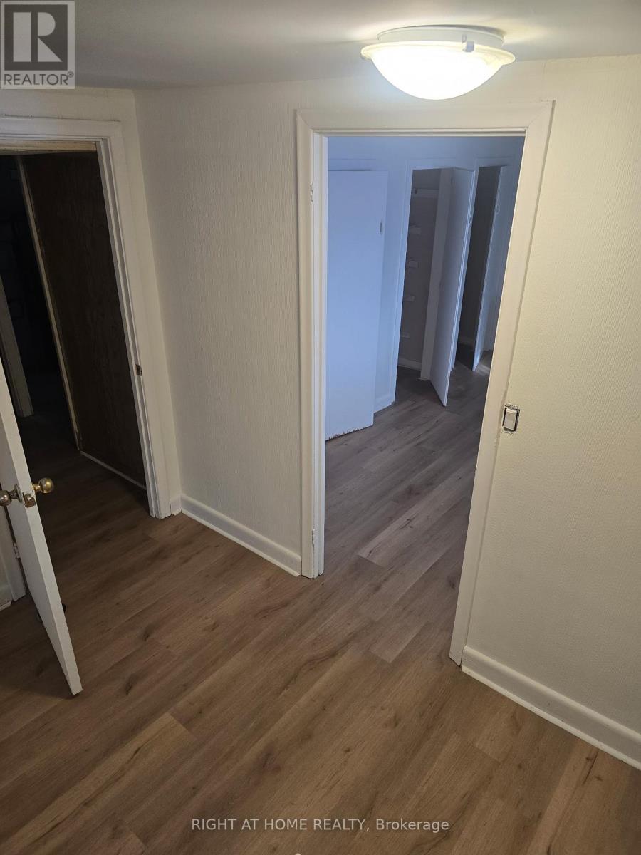 70 Bunnell Crescent, Toronto, Ontario  M3M 2C1 - Photo 15 - W12605288