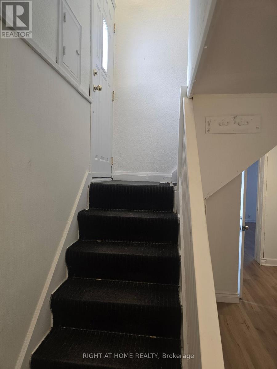 70 Bunnell Crescent, Toronto, Ontario  M3M 2C1 - Photo 9 - W12605288