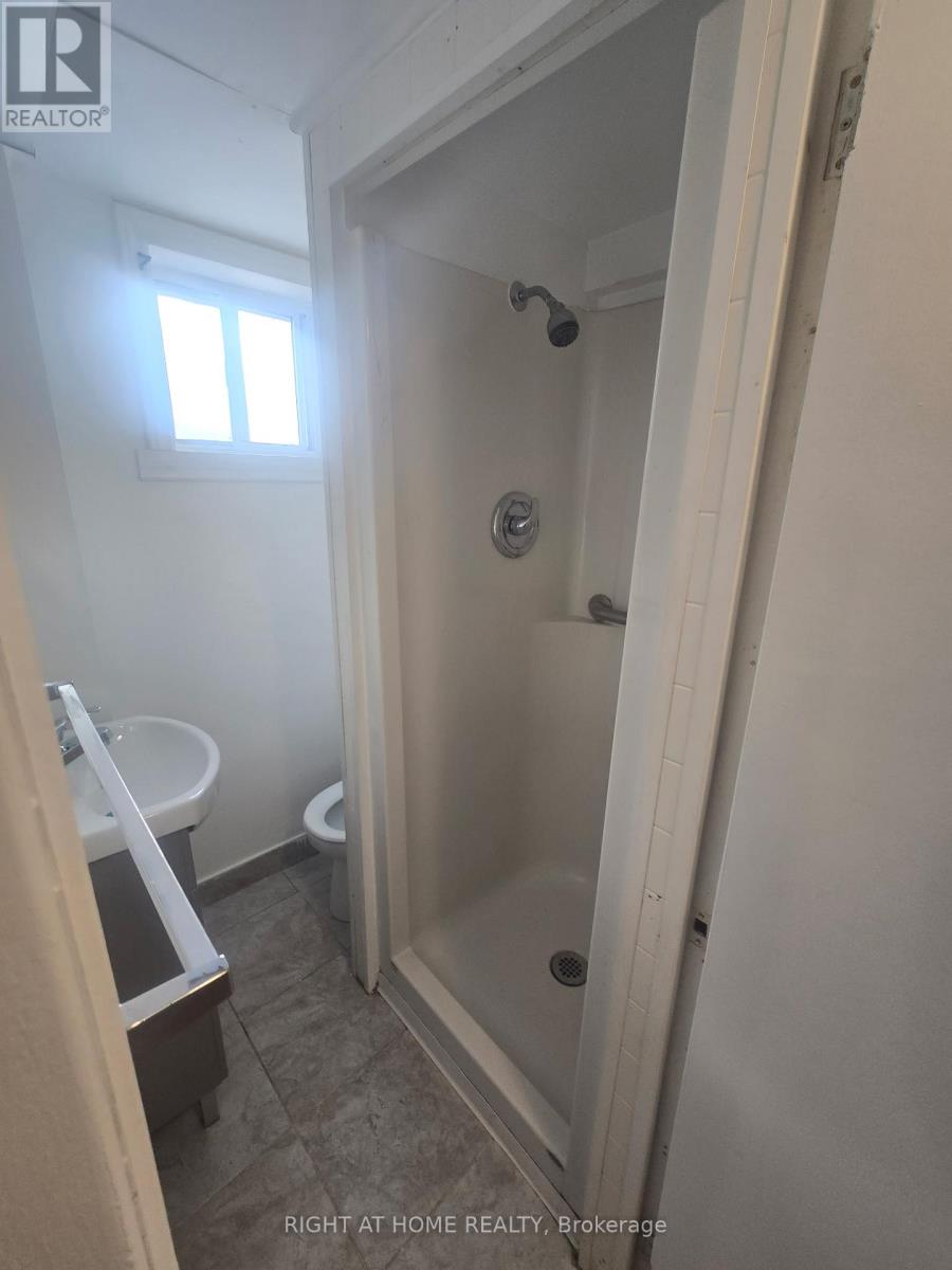 70 Bunnell Crescent, Toronto, Ontario  M3M 2C1 - Photo 14 - W12605288