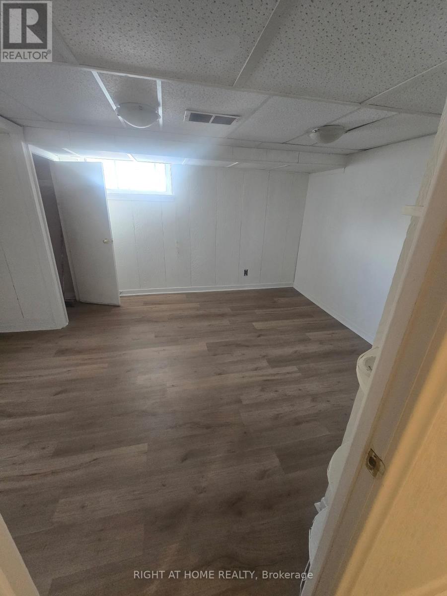 70 Bunnell Crescent, Toronto, Ontario  M3M 2C1 - Photo 7 - W12605288