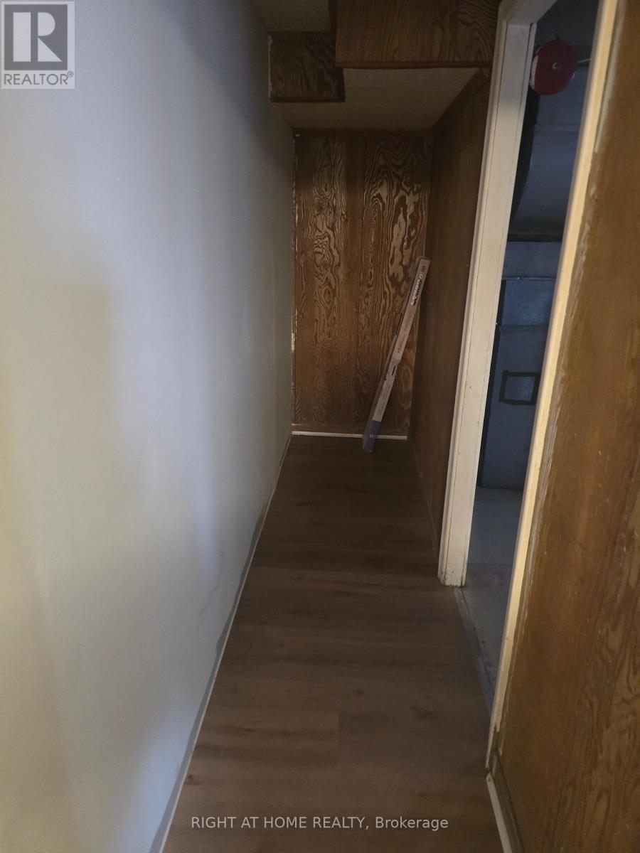 70 Bunnell Crescent, Toronto, Ontario  M3M 2C1 - Photo 10 - W12605288