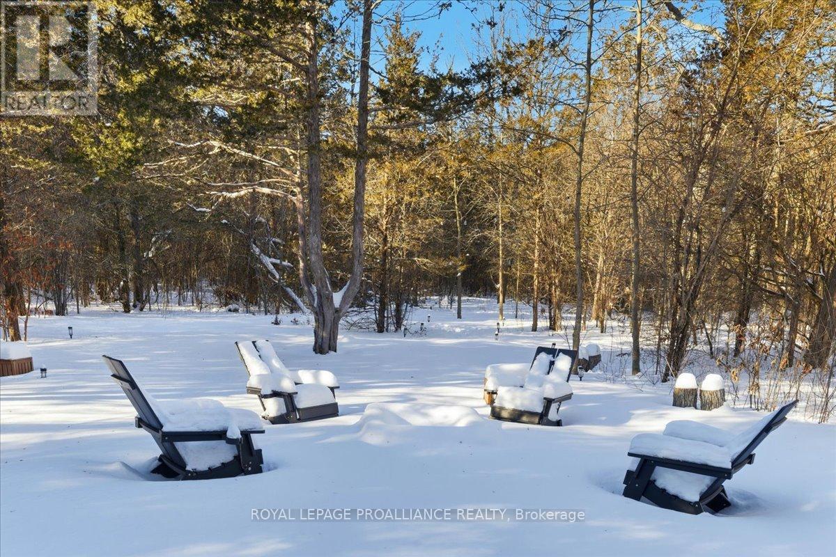 372 Prinyers Cove Crescent, Prince Edward County, Ontario  K0K 2T0 - Photo 36 - X12736504