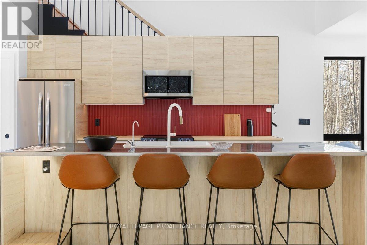 372 Prinyers Cove Crescent, Prince Edward County, Ontario  K0K 2T0 - Photo 9 - X12736504