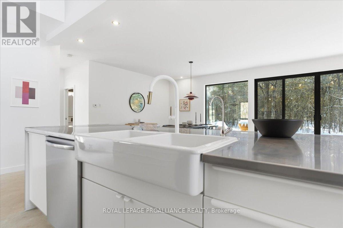 372 Prinyers Cove Crescent, Prince Edward County, Ontario  K0K 2T0 - Photo 8 - X12736504