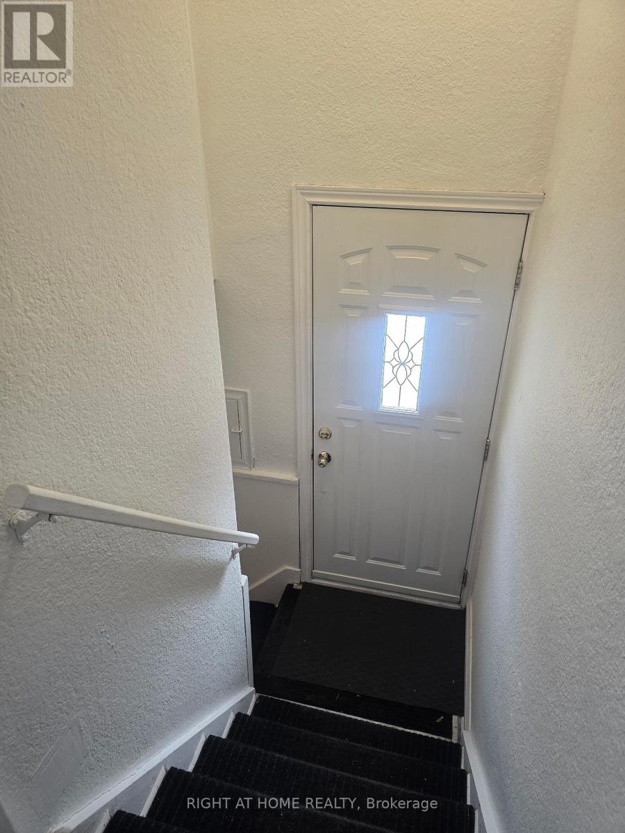 70 Bunnell Crescent, Toronto, Ontario  M3M 2C1 - Photo 11 - W12605288