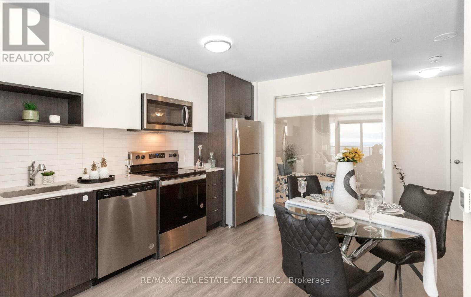 2208 - 202 Burnhamthorpe Road E, Mississauga, Ontario  L5A 0B2 - Photo 14 - W12737210