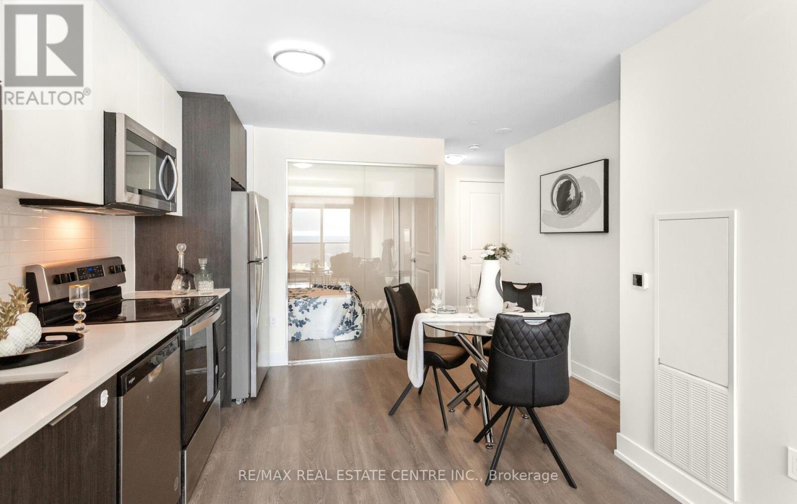 2208 - 202 Burnhamthorpe Road E, Mississauga, Ontario  L5A 0B2 - Photo 15 - W12737210