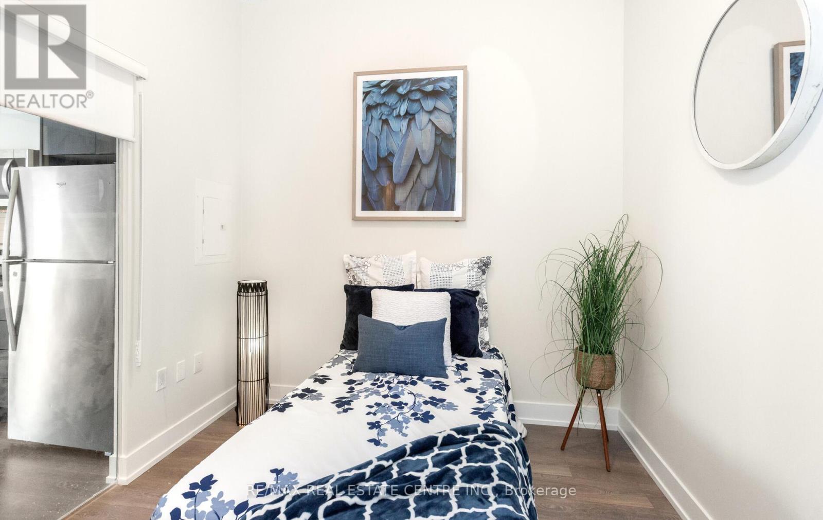 2208 - 202 Burnhamthorpe Road E, Mississauga, Ontario  L5A 0B2 - Photo 18 - W12737210