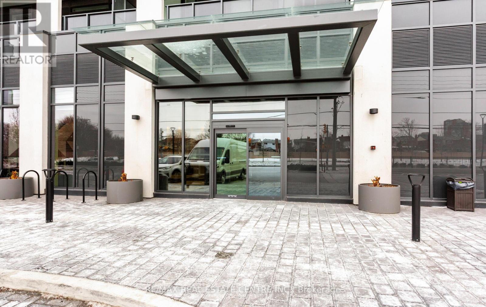 2208 - 202 Burnhamthorpe Road E, Mississauga, Ontario  L5A 0B2 - Photo 3 - W12737210