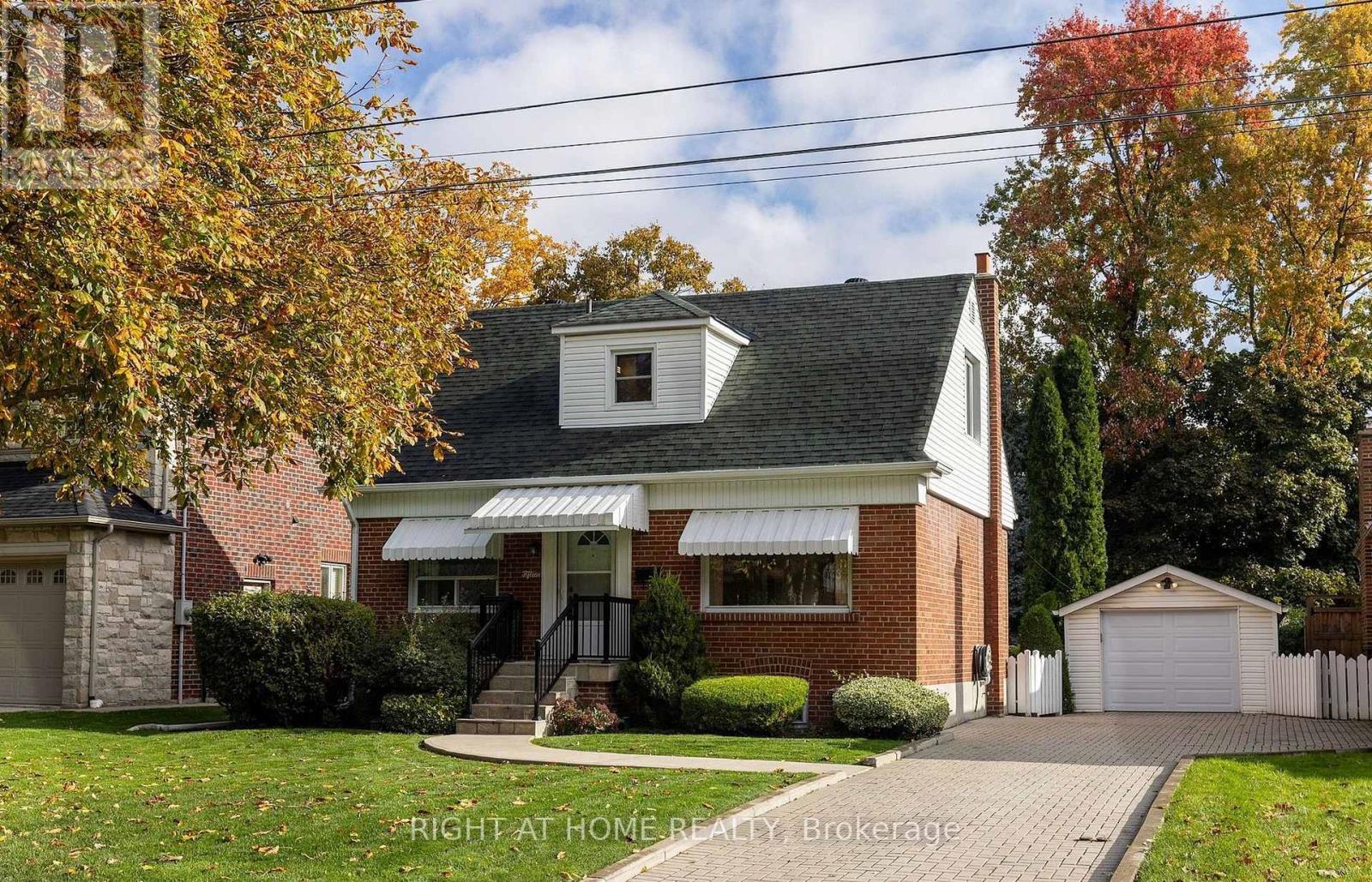 15 BURNELM DRIVE, Toronto, Ontario