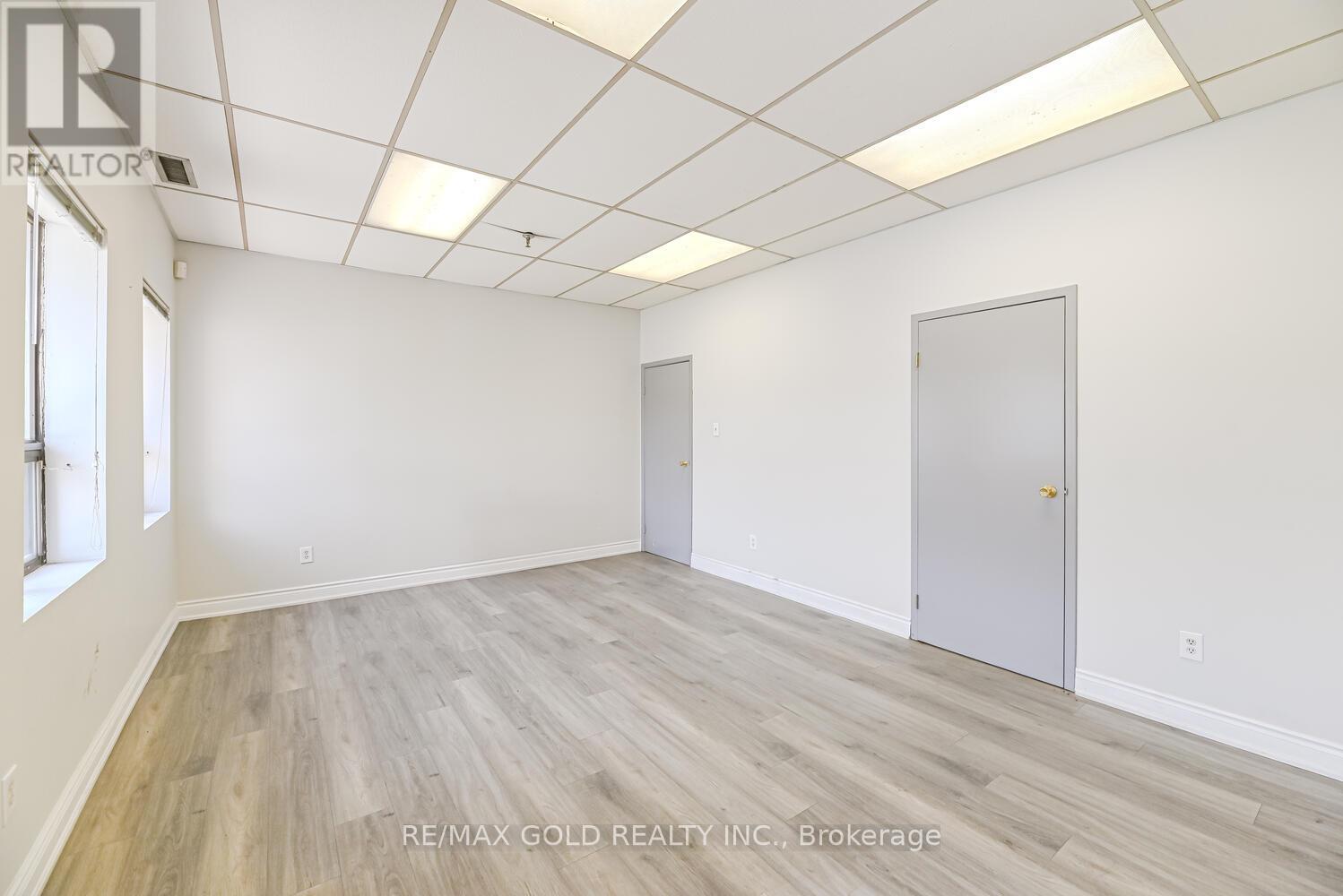 2579 Rena Road, Mississauga, Ontario  L4T 1G6 - Photo 15 - W12737296