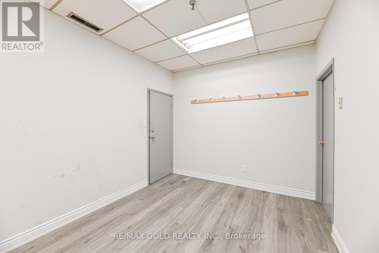 2579 Rena Road, Mississauga, Ontario  L4T 1G6 - Photo 18 - W12737296